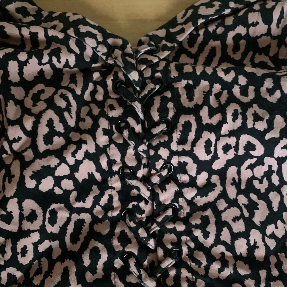 Torrid Pink Leopard Bengaline Lace-Up Peplum Top - Picture 9 of 13